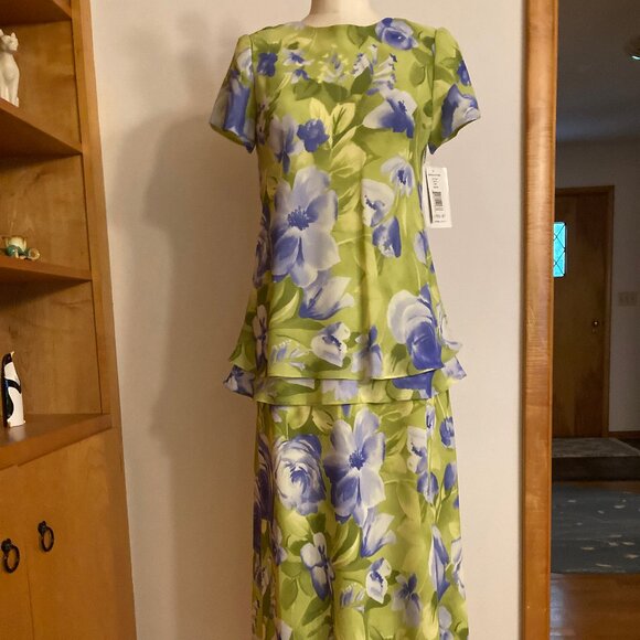 Positive Attitude Skirt Set - Picture 1 of 13